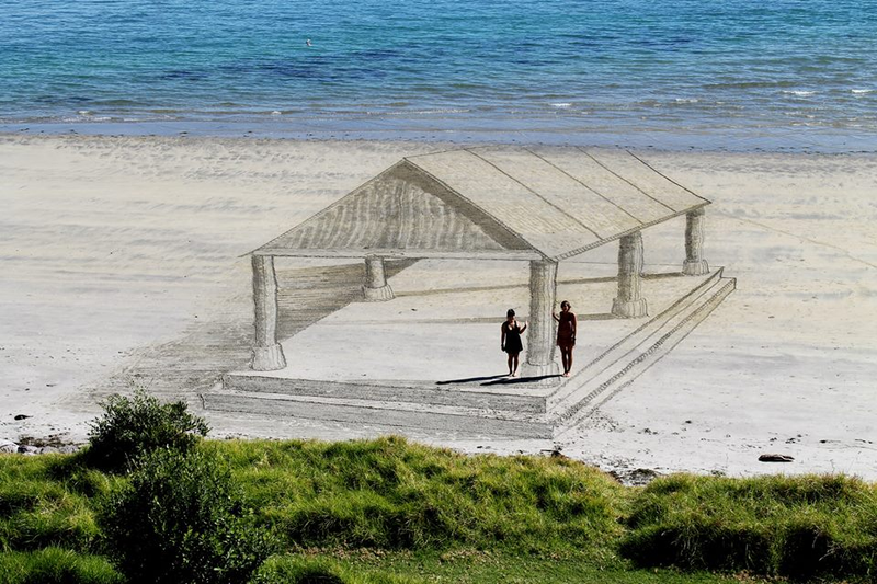 Illustration for article titled These Gorgeous Beachside Optical Illusions Will Fool You